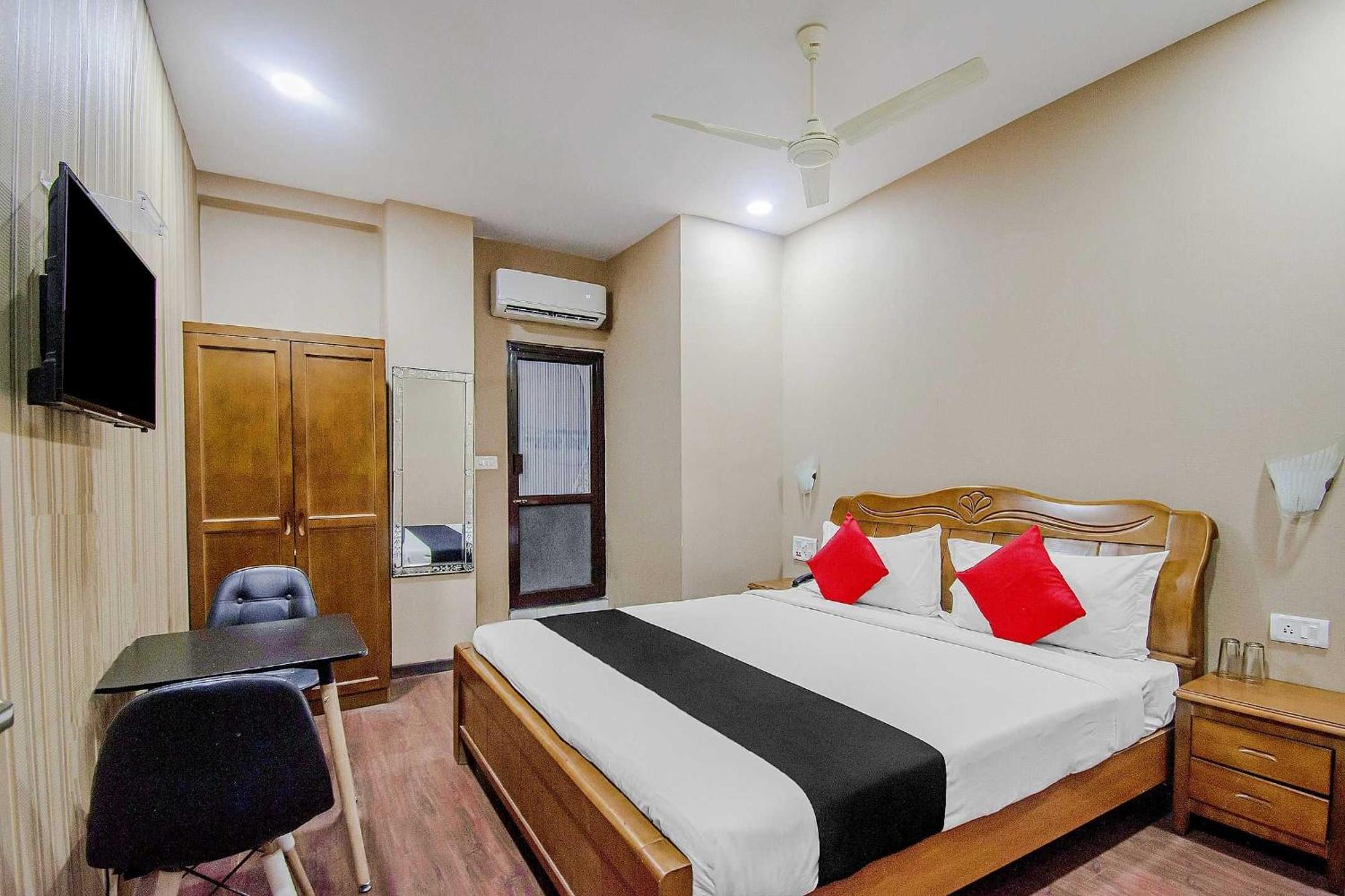 Collection O Mg Guest House Колката Екстериор снимка