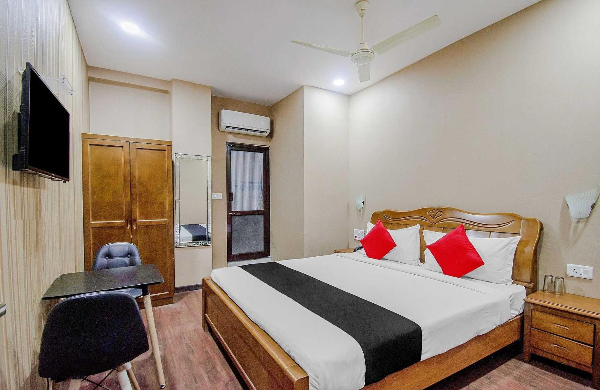 Collection O Mg Guest House Колката Екстериор снимка