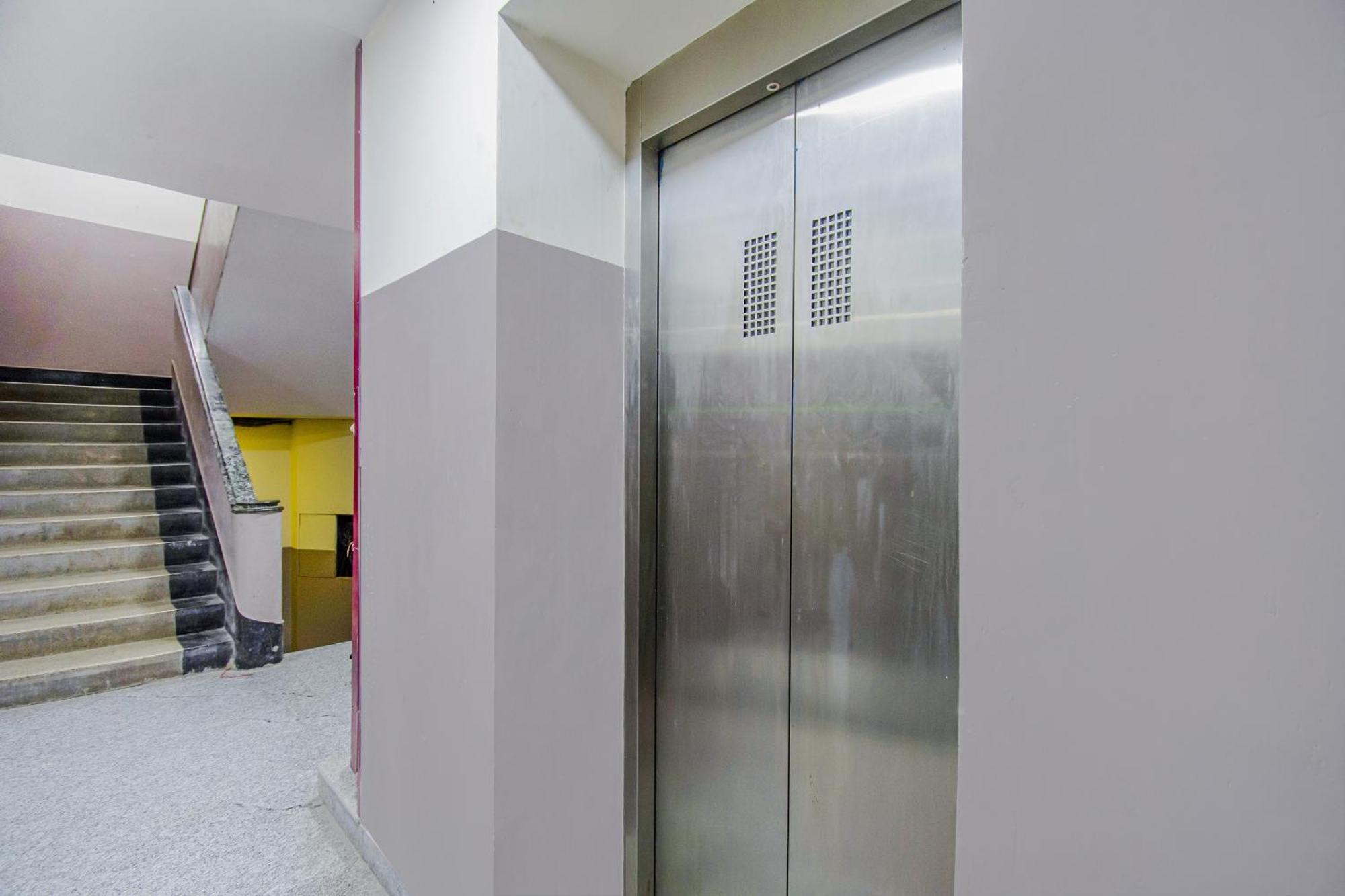Collection O Mg Guest House Колката Екстериор снимка