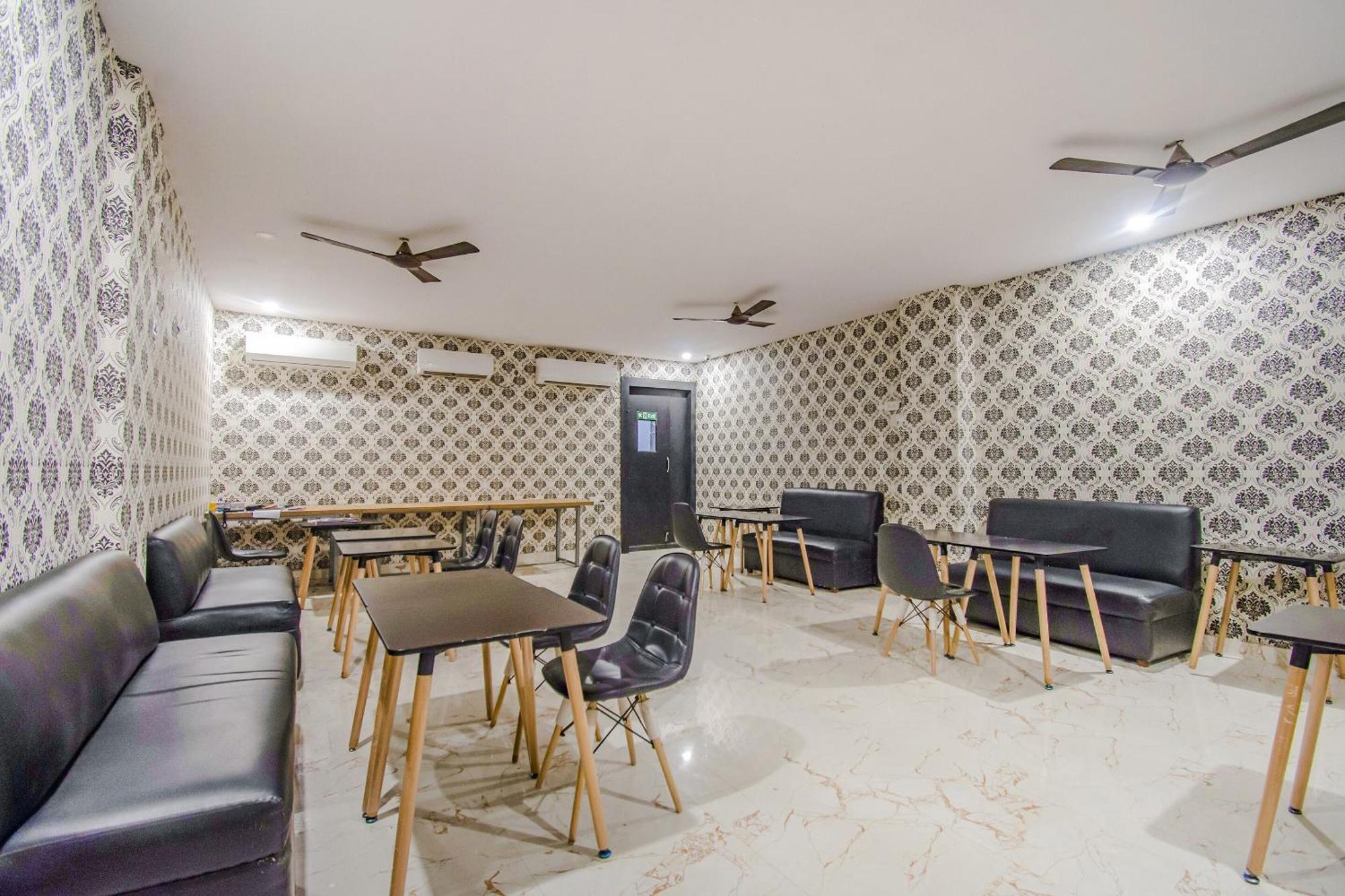 Collection O Mg Guest House Колката Екстериор снимка